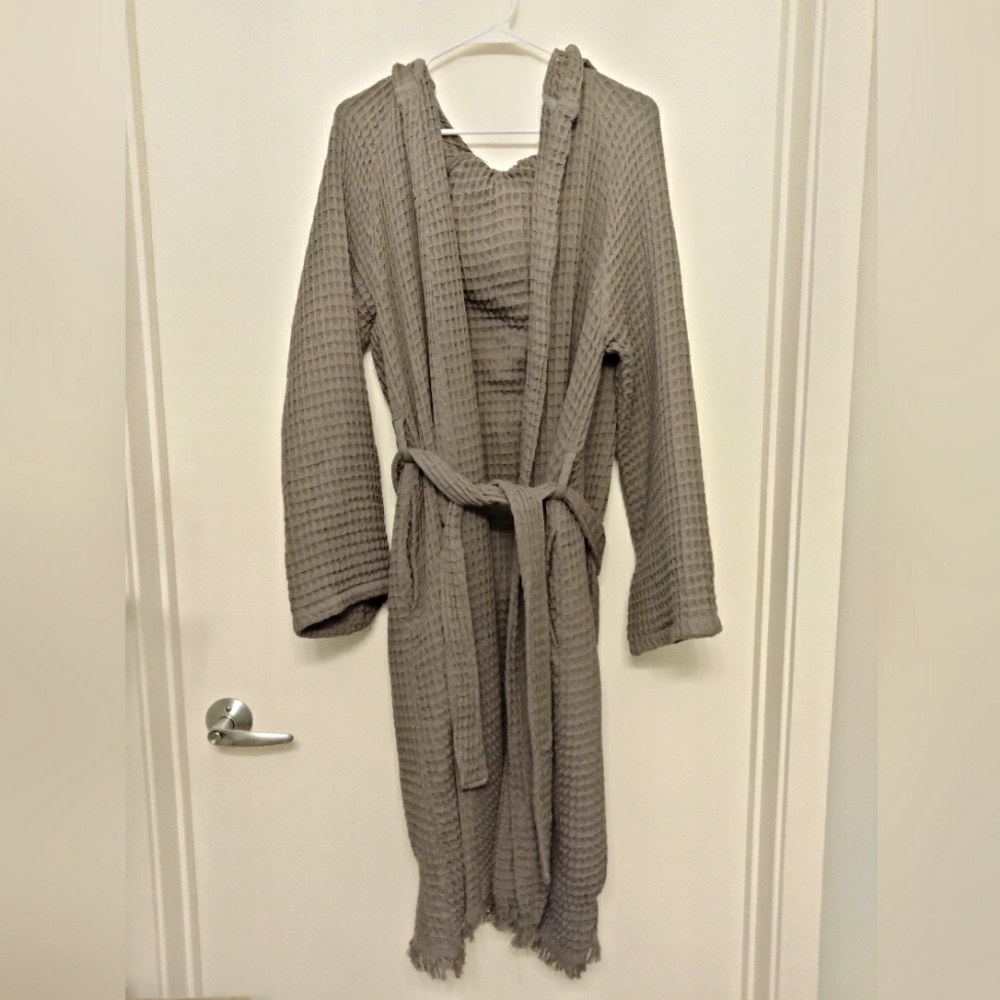 Green waffle-knit robe